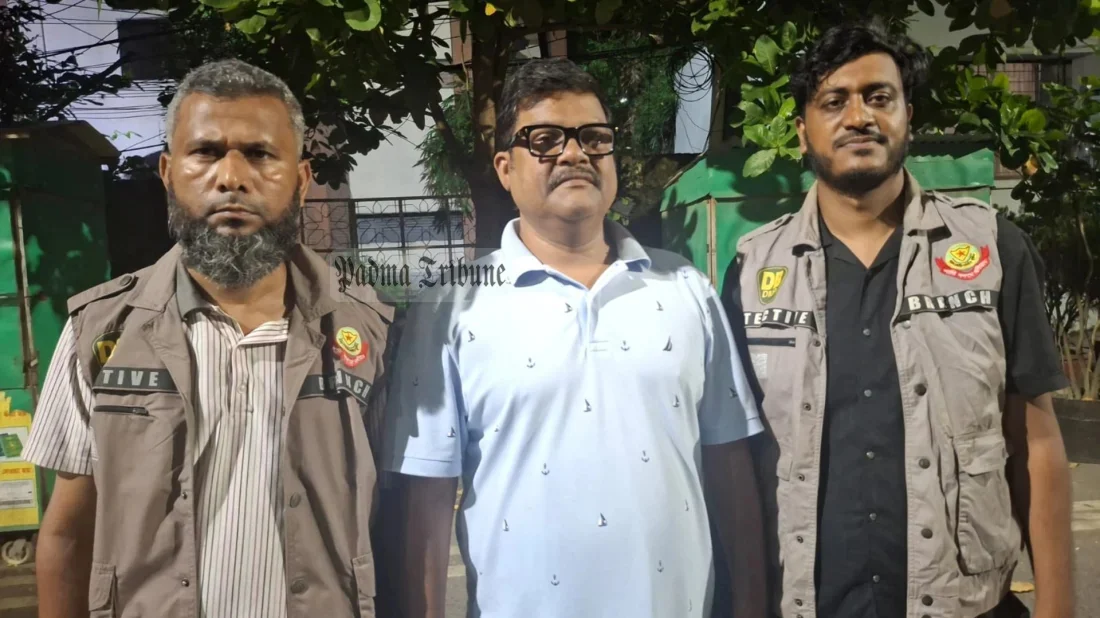 চট্টগ্রামের সাবেক সংসদ সদস্য মাহফুজুর রহমান ঢাকায় আটক