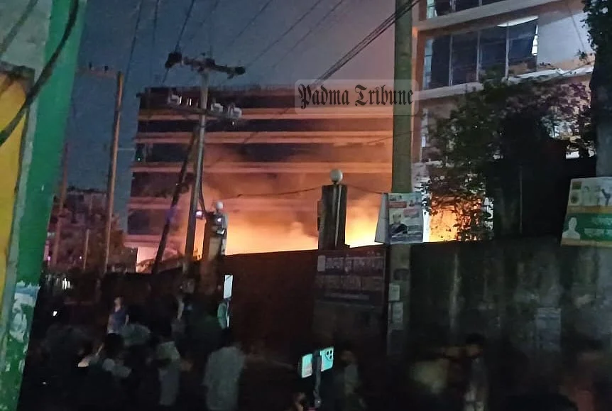 সাভারে কাভার্ড ভ্যানের সিলিন্ডার বিস্ফোরণে নিহত ৬, আহত ২০