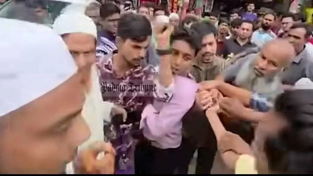 আটক কিশোরকে ছিনিয়ে নেওয়া ব্যক্তিদের সন্ধানে পুলিশ, নেপথ্যে ‘জয় বাংলা’ মিছিল