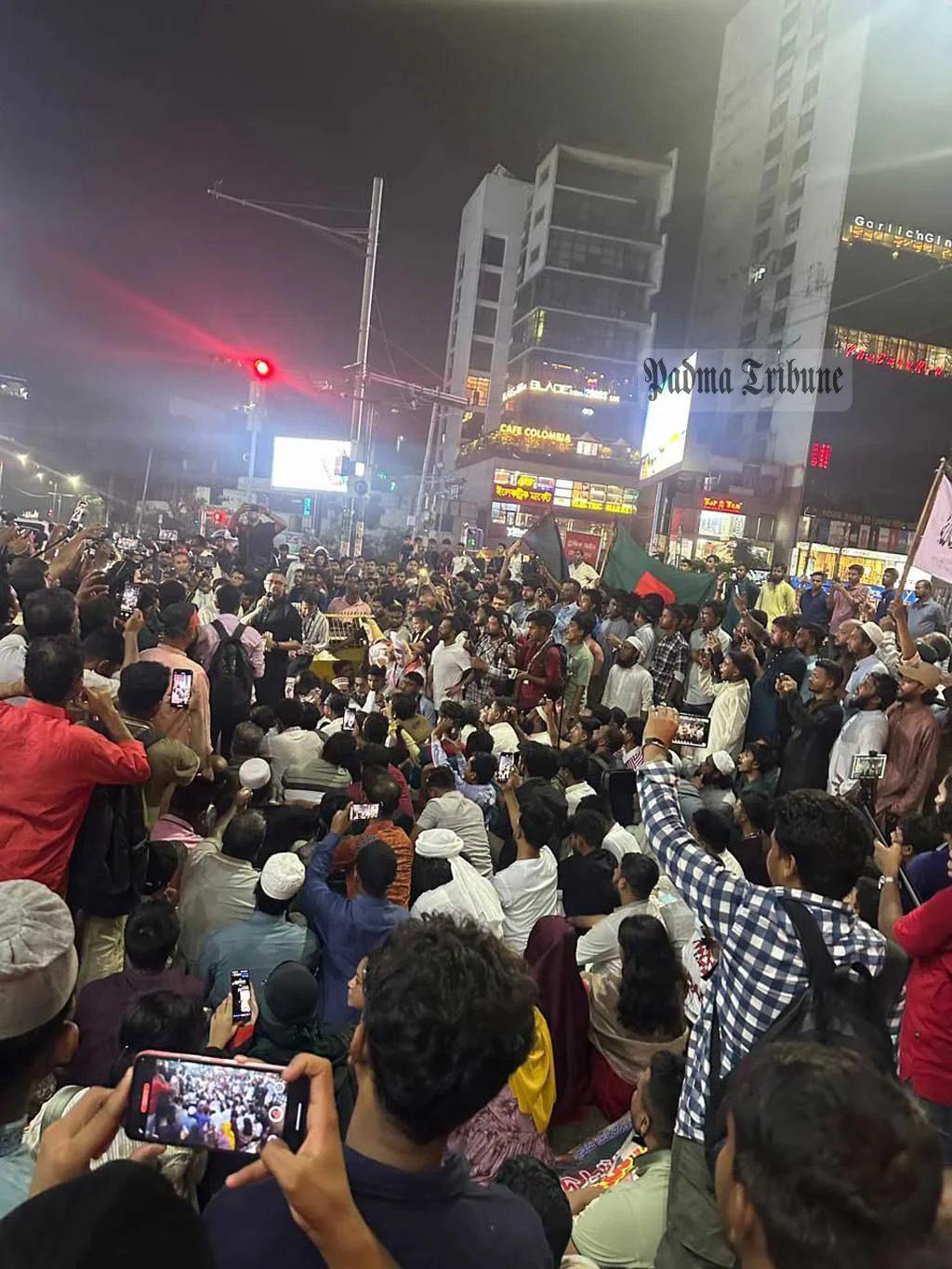 ভারতীয় দূতাবাস অভিমুখে আজাদ পার্টির মিছিল, গুলশানে আটকে দিল পুলিশ
