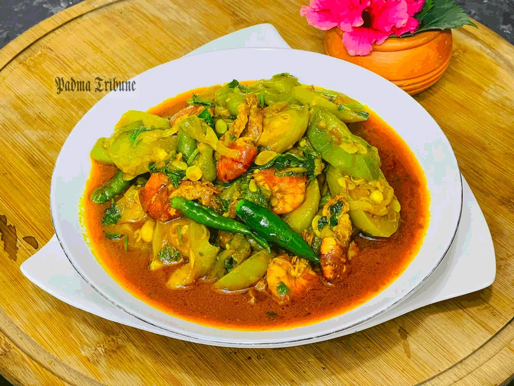 ঝিঙে দিয়ে চিংড়ি মাছের ঝোল