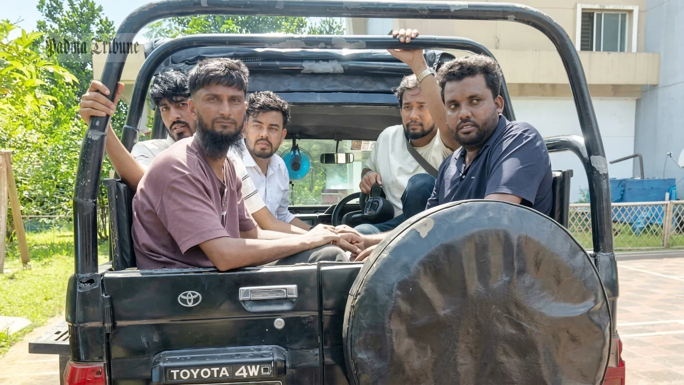 সাজেকের পথে ‘জয় বাংলা’ স্লোগান, ৬ পর্যটককে আটক করল পুলিশ