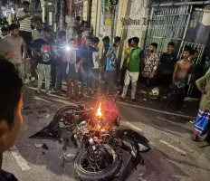বাংলামোটরে ফাঁকা গুলি, মোটরসাইকেলে আগুন